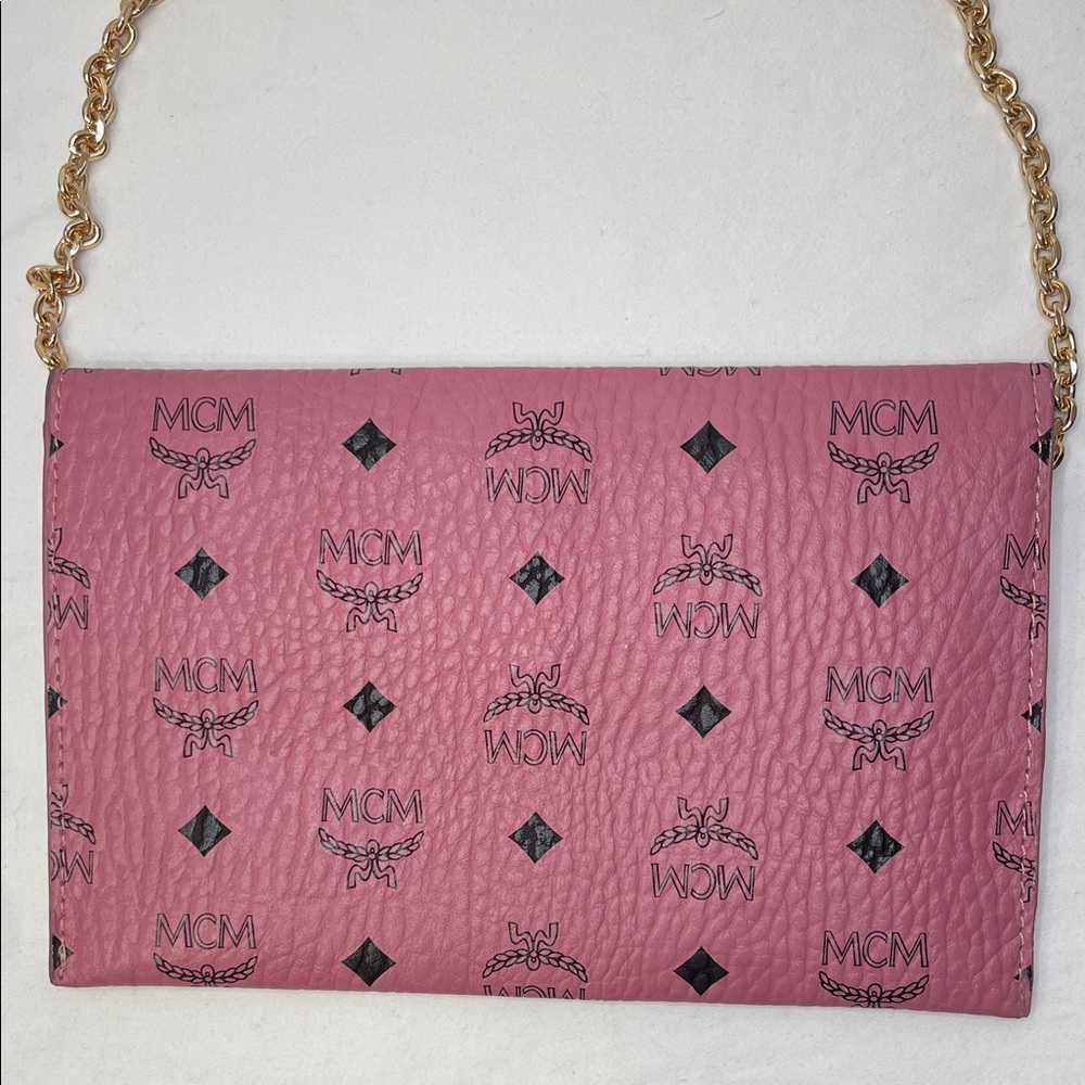 MCM Pink Envelope Clutch with Unbranded Gold Chain - Picture 2 of 9